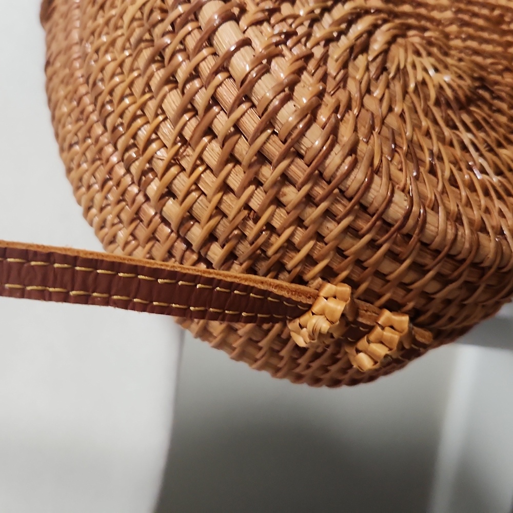 Oval - Picture 7 of 7